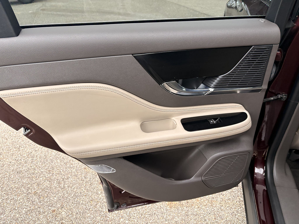 Used 2020 Lincoln Corsair FWD image 16
