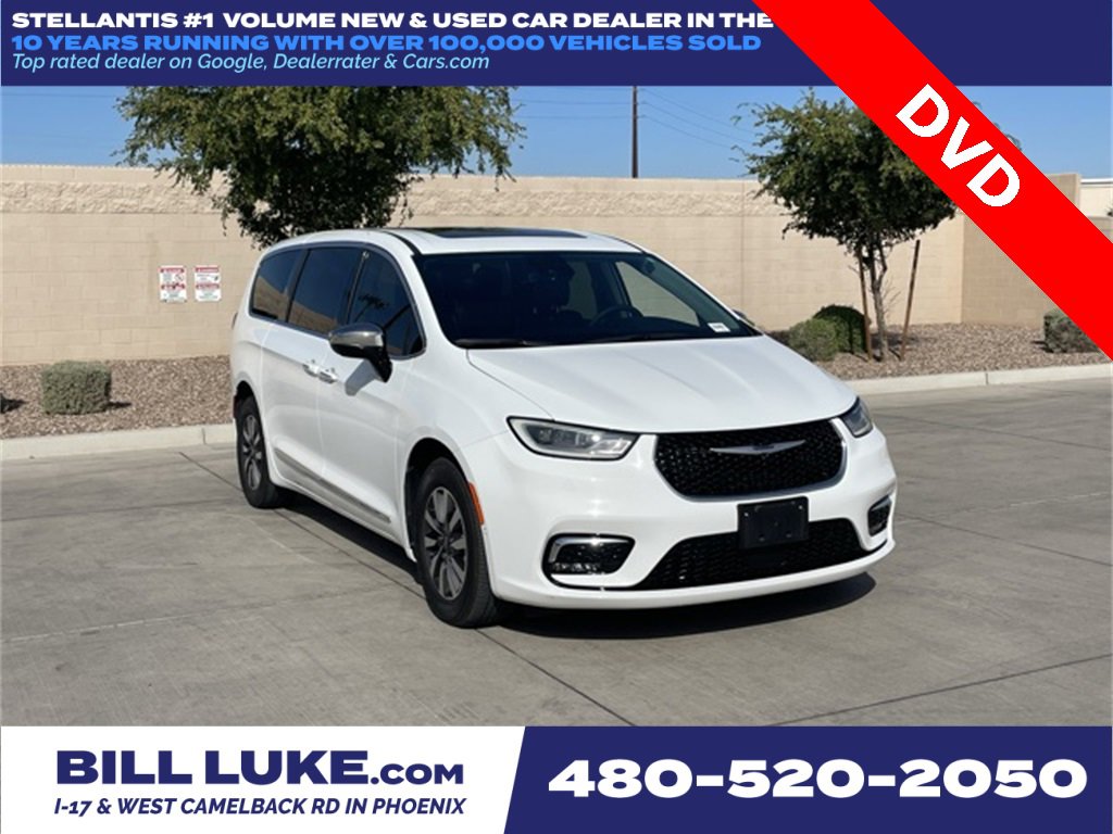 Used 2023 Chrysler Pacifica Limited w/ Uconnect Theater Family Group