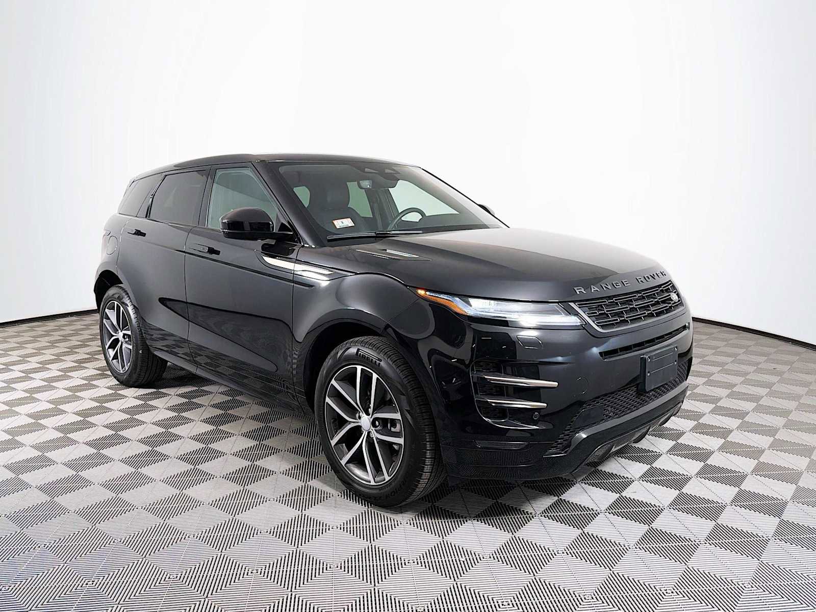 Certified 2024 Land Rover Range Rover Evoque Dynamic SE image 3