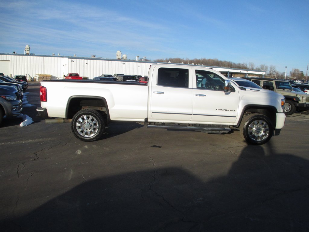 Used 2018 GMC Sierra 3500 Denali w/ Duramax Plus Package image 2