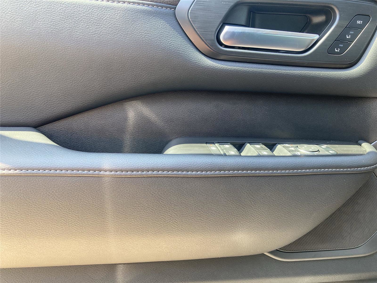 New 2025 Nissan Armada SL w/ Captain's Chari Seat Package image 29