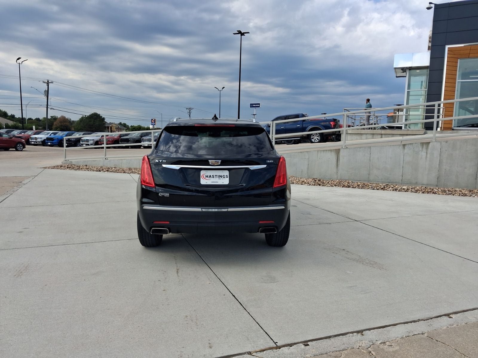Used 2017 Cadillac XT5 Luxury FWD image 4