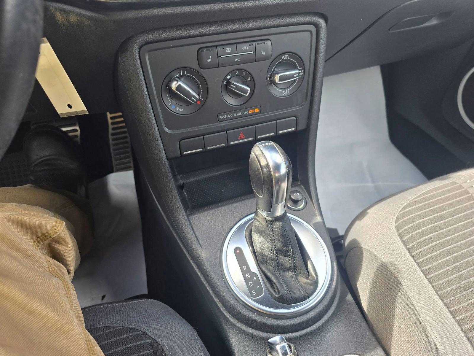 Used 2012 Volkswagen Beetle 2.0T image 14