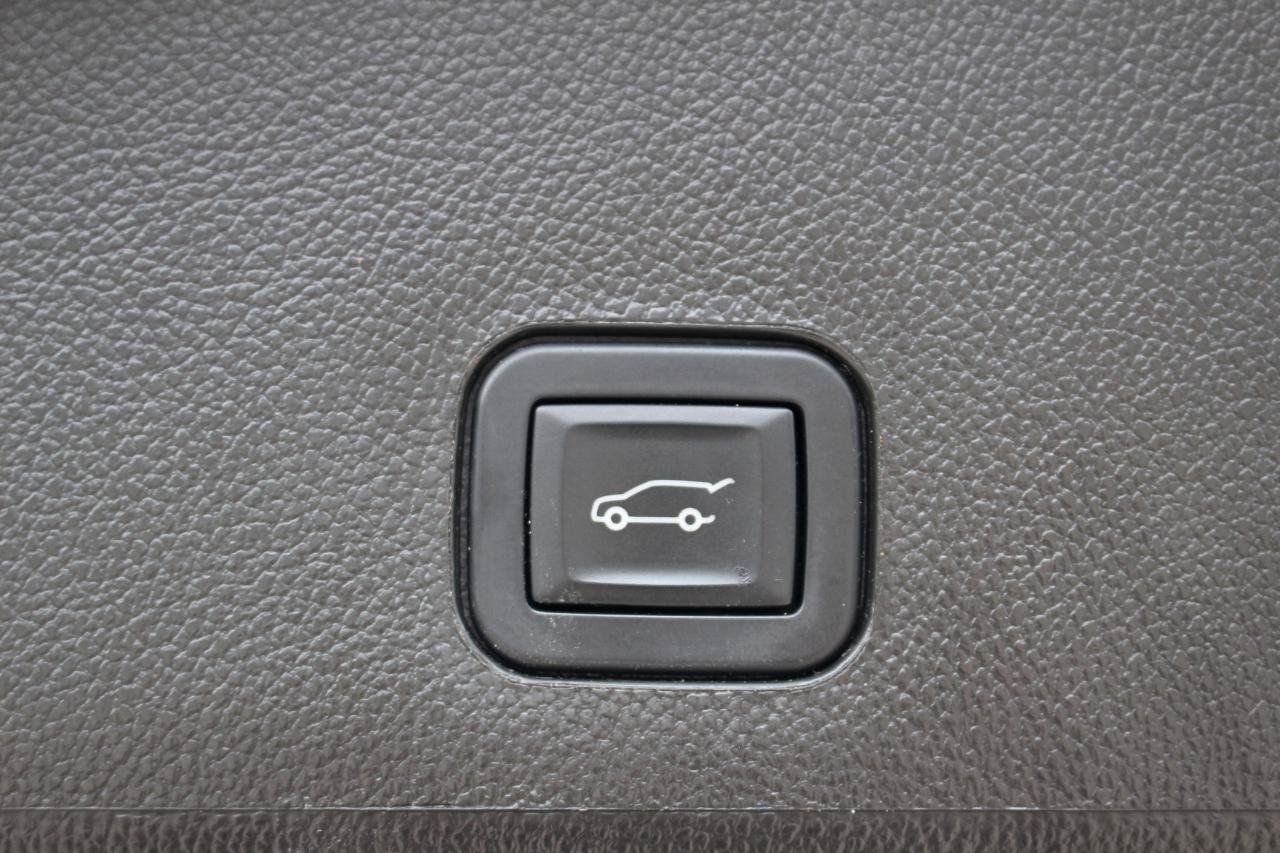 Used 2015 Cadillac SRX Performance w/ Driver Awareness Package AWD/4WD image 43