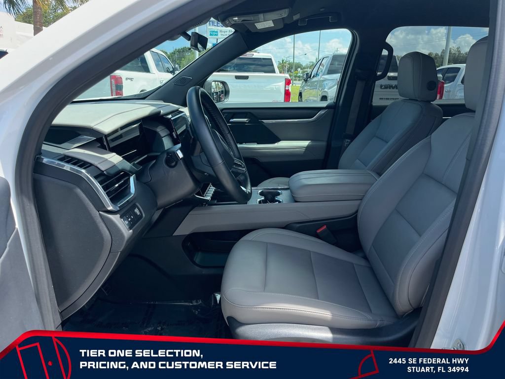 Used 2026 GMC Acadia Elevation w/ Elevation Premium Package FWD image 12