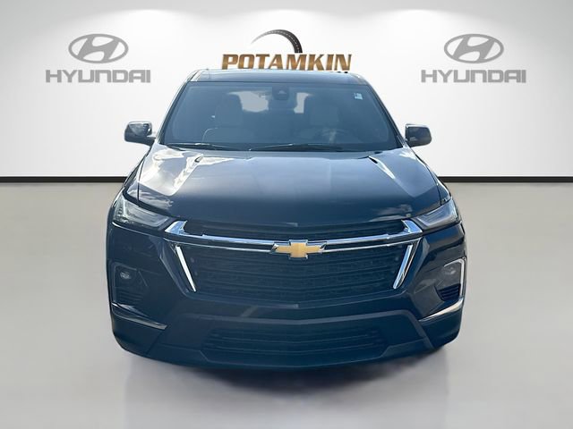 Used 2023 Chevrolet Traverse LS image 2