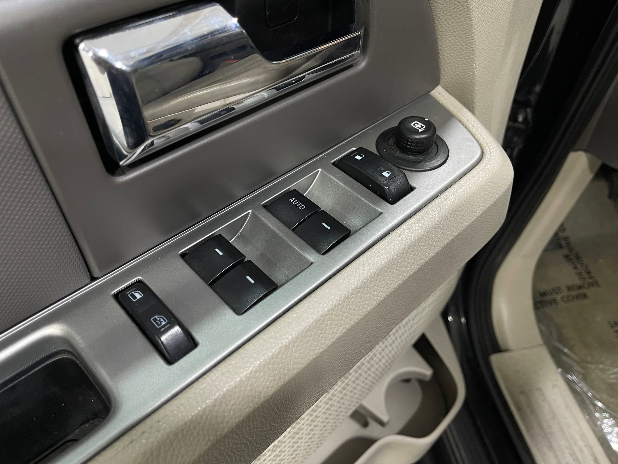 Used 2012 Ford Expedition XLT AWD/4WD image 14