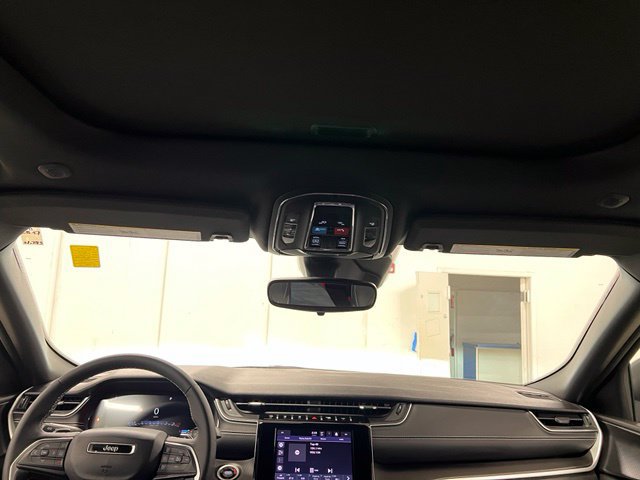 Used 2024 Jeep Grand Cherokee Laredo X RWD image 10