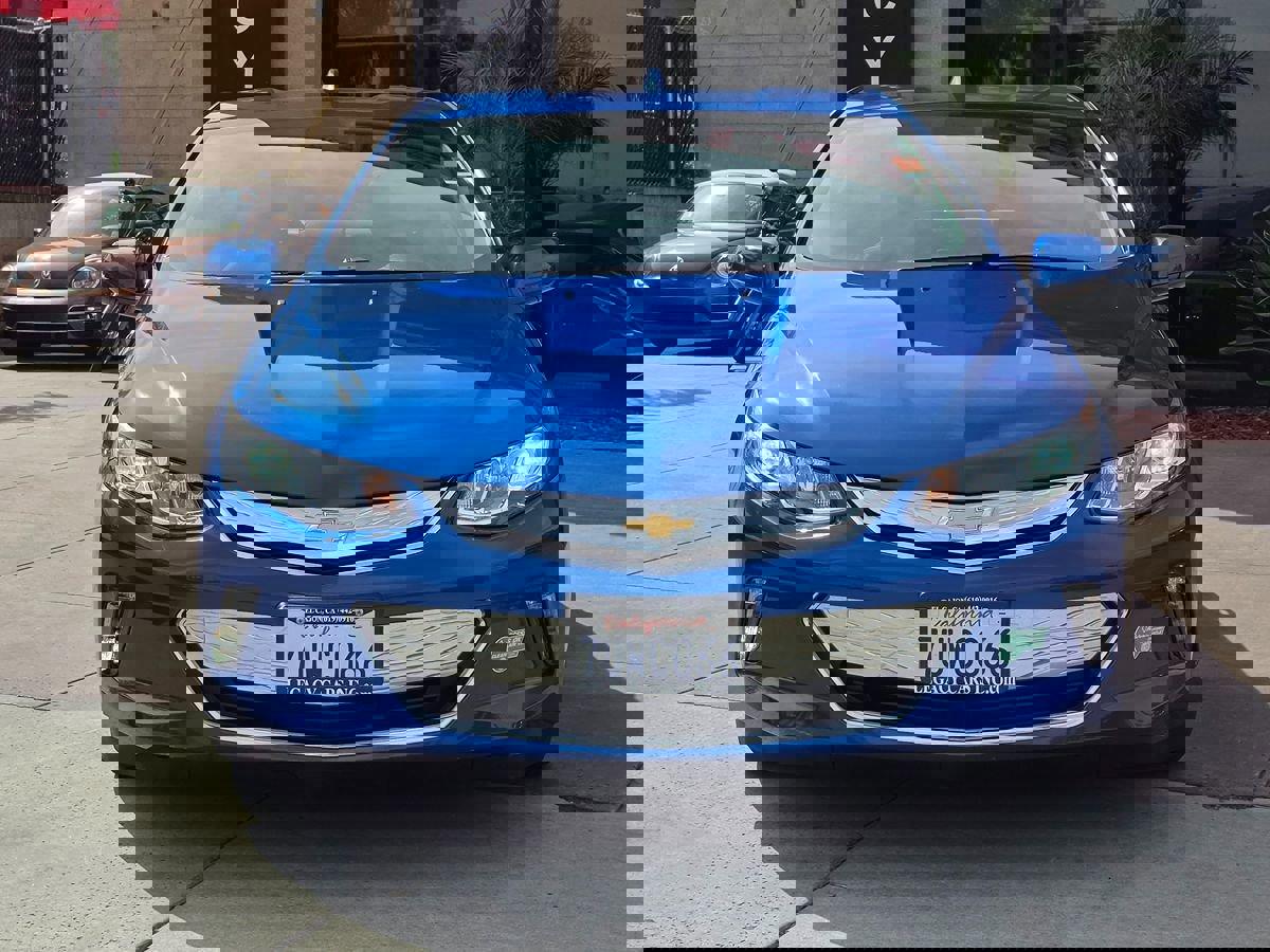 Used 2017 Chevrolet Volt LT w/ Comfort Package image 6