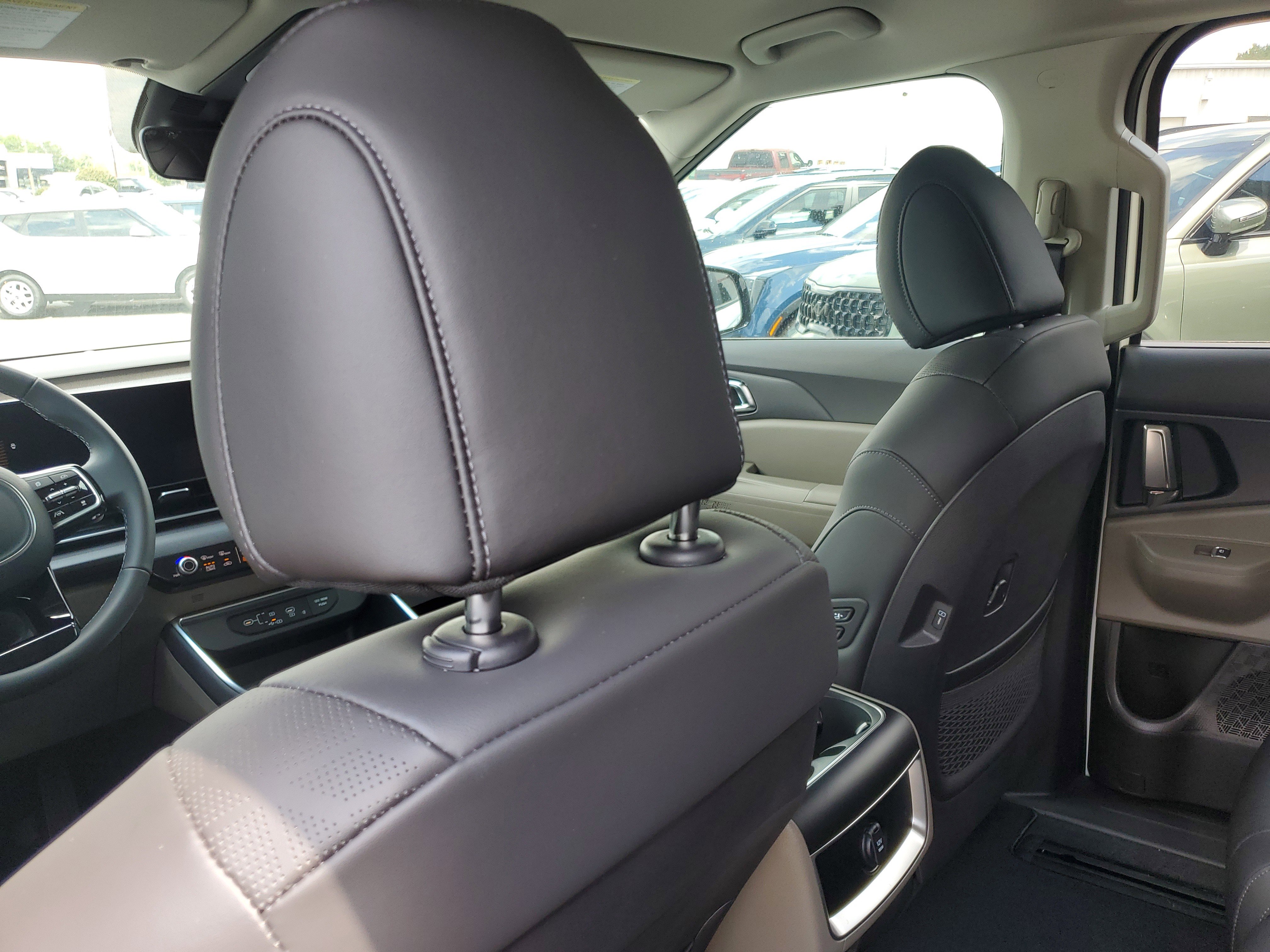 New 2026 Kia Carnival EX image 14