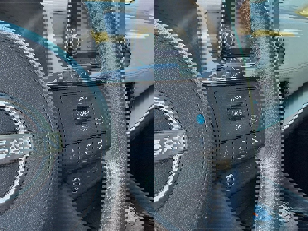 Used 2023 Nissan Rogue SV w/ SV Premium Package image 14