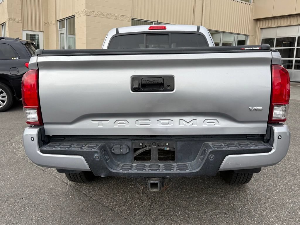 Used 2017 Toyota Tacoma TRD Sport w/ Premium & Technology Package AWD/4WD image 3