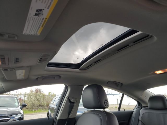 Used 2016 Buick Regal Premium FWD image 6