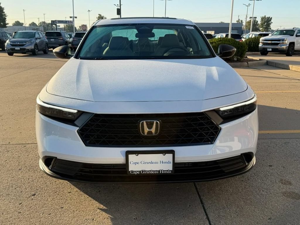 Certified 2025 Honda Accord SE image 9