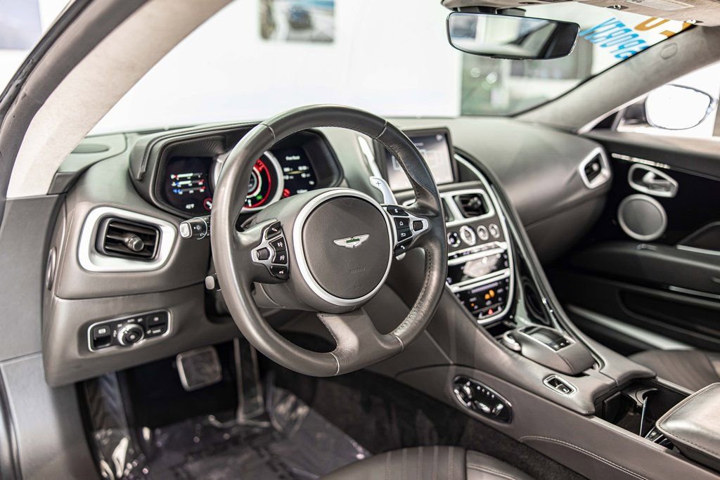 Used 2020 Aston Martin DB11 Coupe RWD image 17