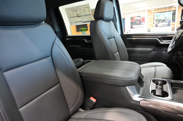 New 2026 Chevrolet Silverado 2500 LTZ w/ LTZ Premium Package AWD/4WD image 11