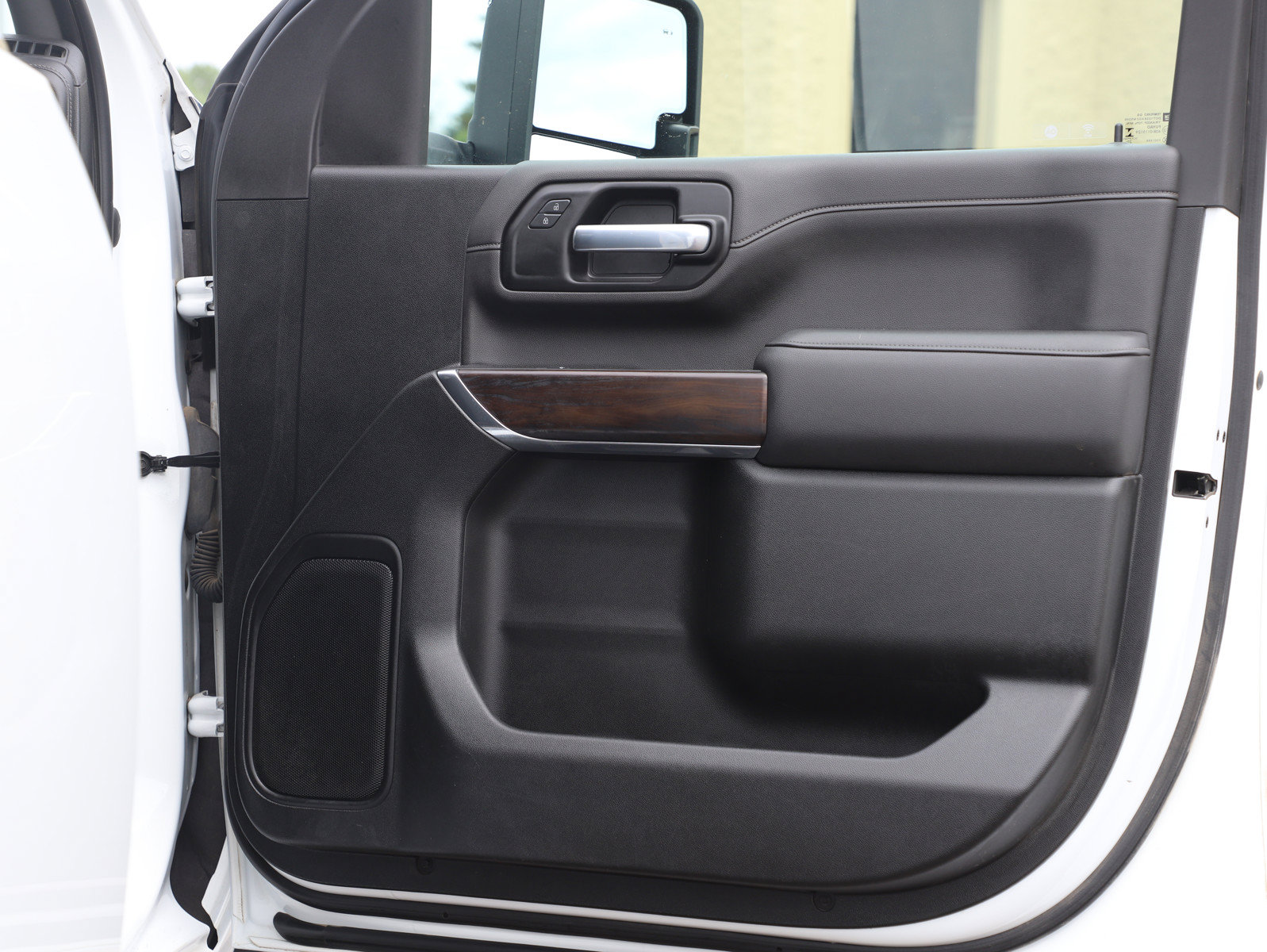 Used 2021 GMC Sierra 3500 SLT w/ SLT Convenience Package AWD/4WD image 9