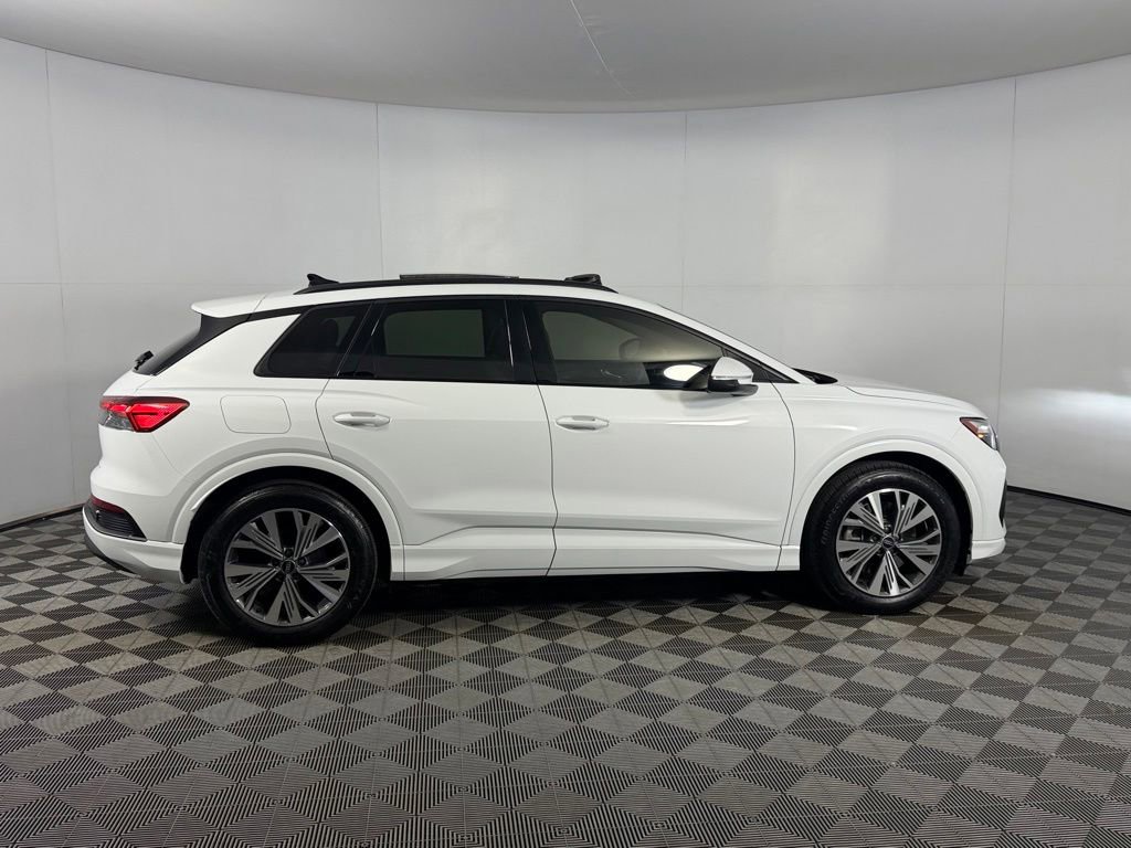 Used 2025 Audi Q4 e-tron Premium w/ Convenience Package RWD image 7