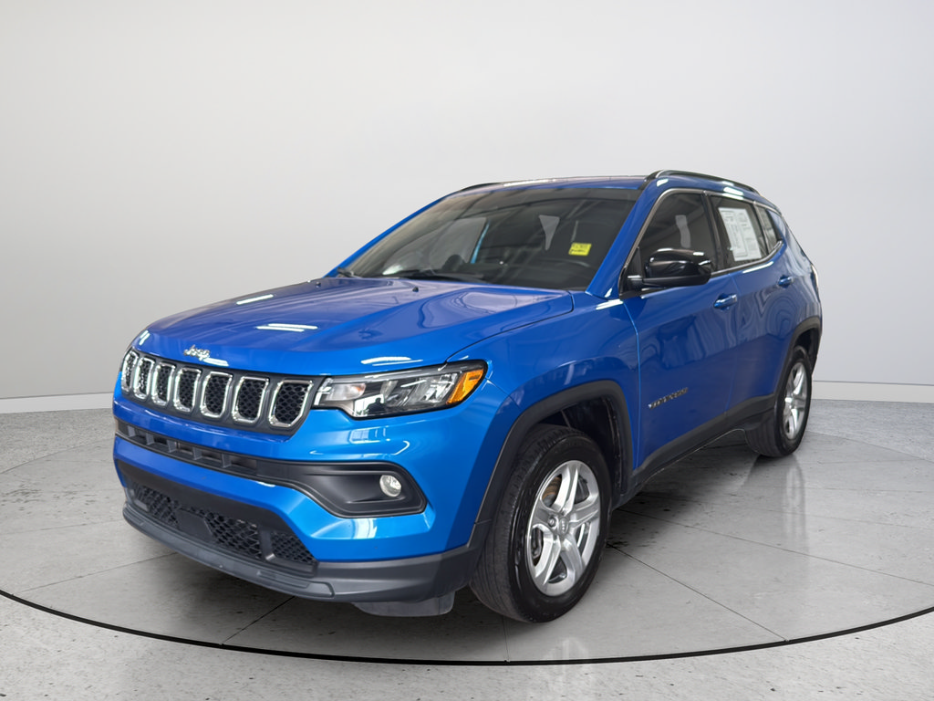 Used 2023 Jeep Compass Latitude w/ Convenience Group AWD/4WD image 5