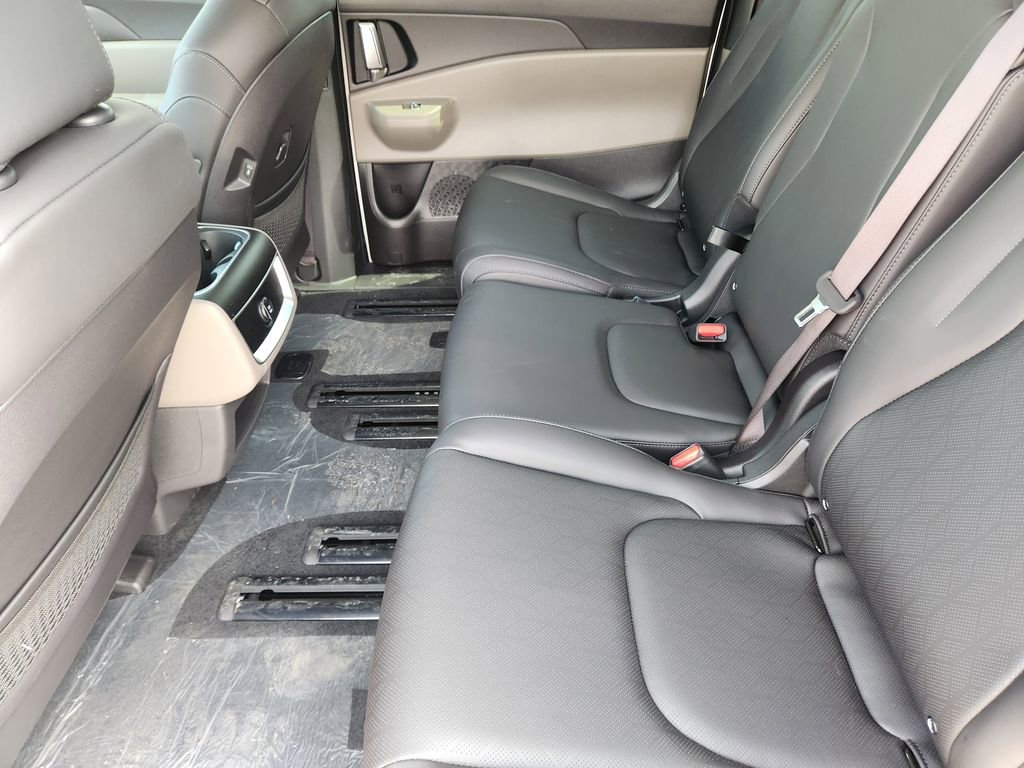 New 2026 Kia Carnival EX image 19