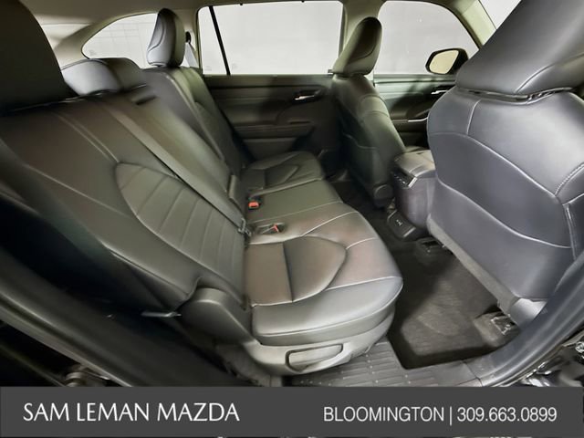 Used 2024 Toyota Highlander XLE image 28
