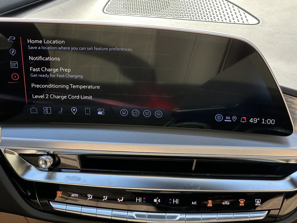 New 2026 Cadillac Lyriq V image 12