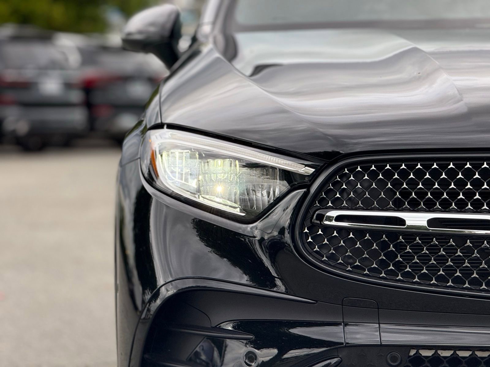 Used 2025 Mercedes-Benz GLC 300 4MATIC image 13