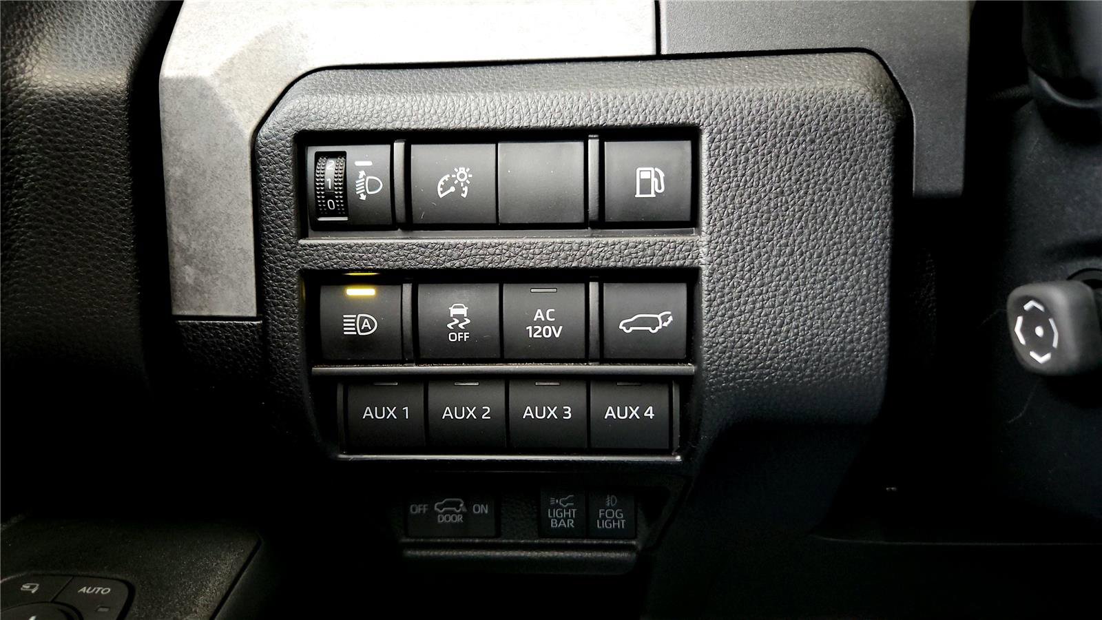 Used 2025 Toyota 4Runner Trailhunter image 32