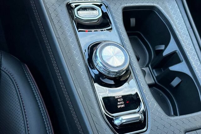New 2025 Jeep Wagoneer S Launch Edition AWD/4WD image 19