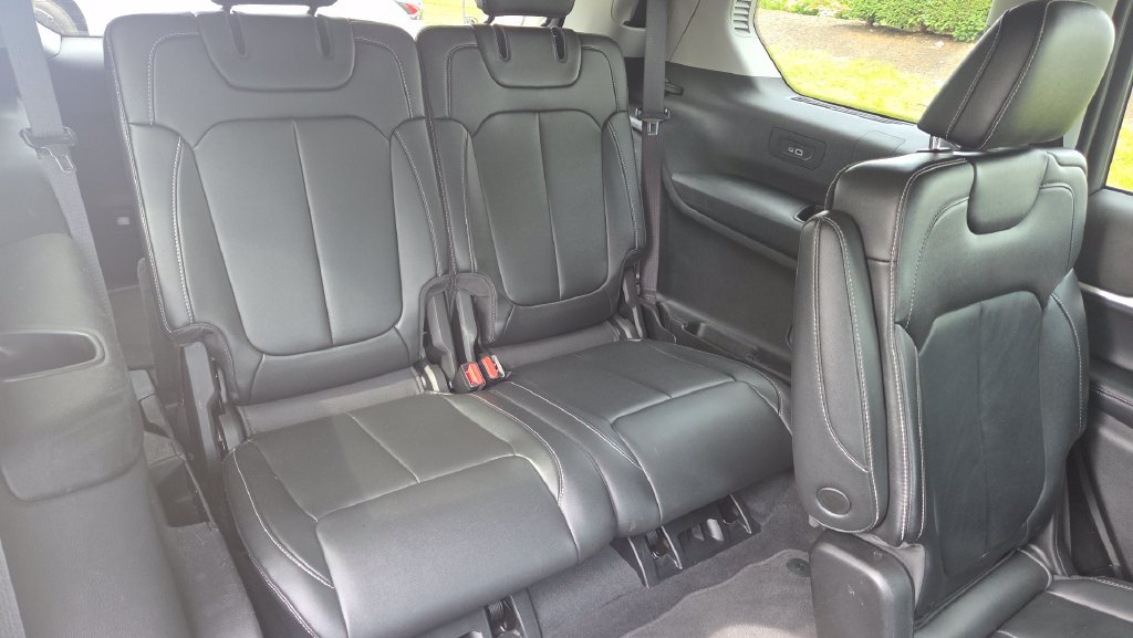 Used 2023 Jeep Grand Cherokee L Limited w/ Black Appearance Package AWD/4WD image 17