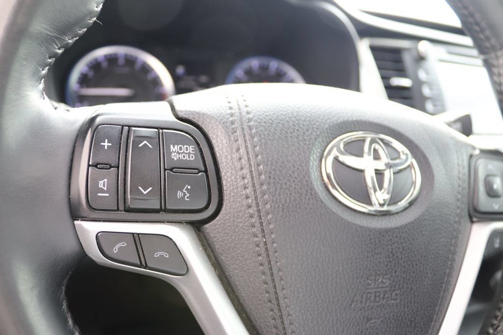 Used 2019 Toyota Highlander XLE AWD/4WD image 31