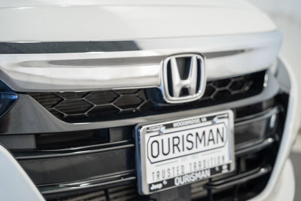 Used 2018 Honda Accord Touring image 9