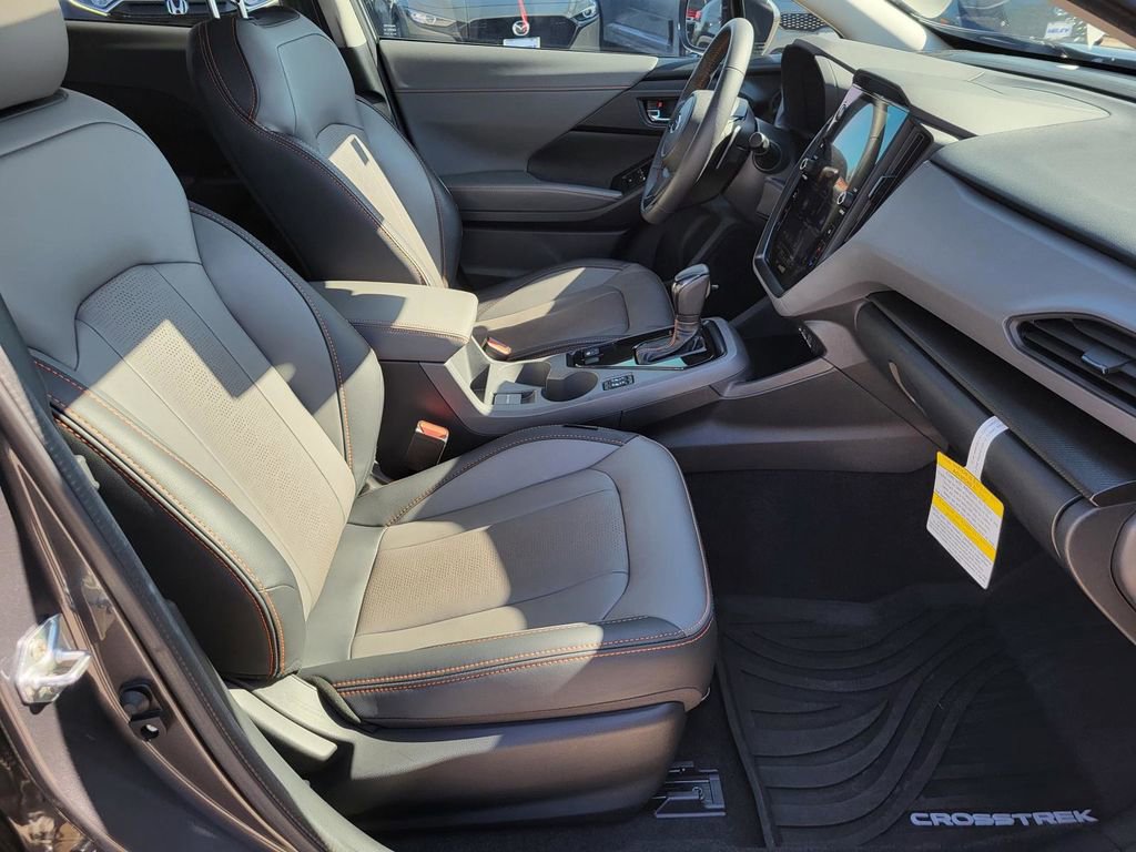 Certified 2025 Subaru Crosstrek 2.5i Limited w/ Crosstrek Mirror Package image 9