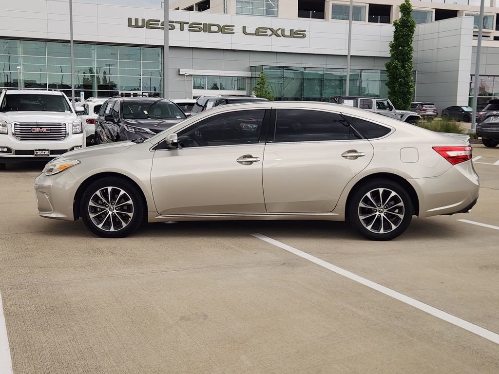 Used 2018 Toyota Avalon XLE Premium FWD image 4