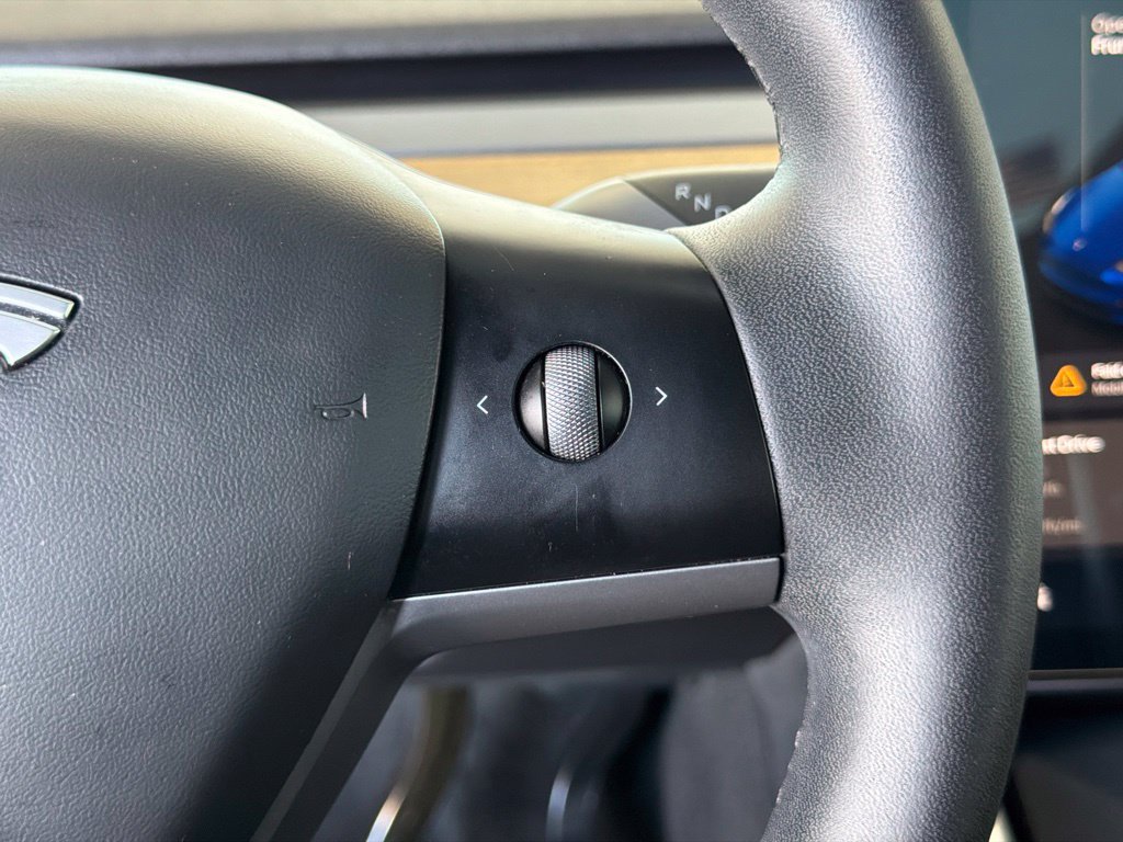 Used 2021 Tesla Model Y Long Range AWD/4WD image 27