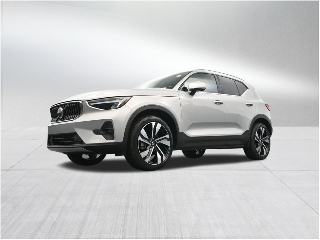 Used 2023 Volvo XC40 B5 Plus AWD/4WD image 24