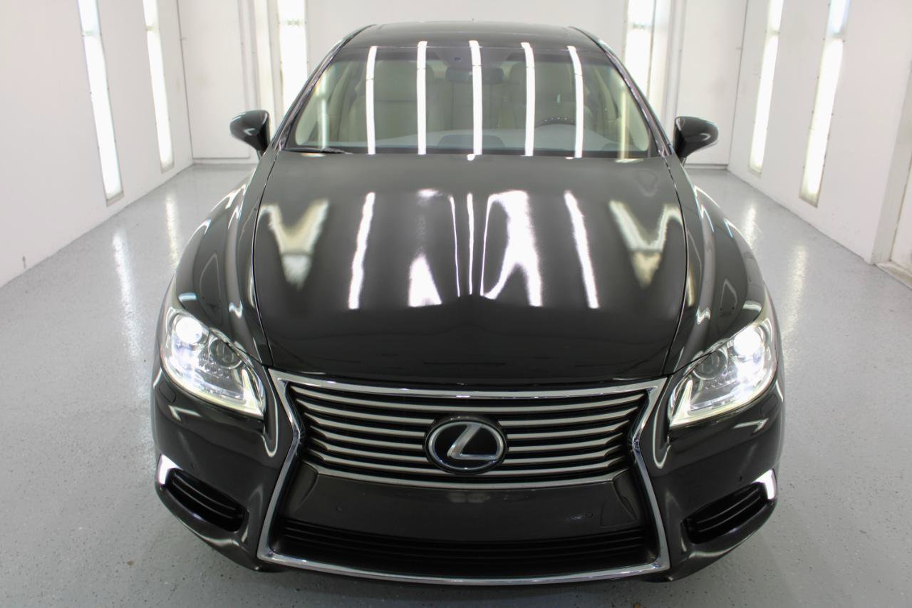 Used 2017 Lexus LS 460 w/ Comfort Package RWD image 3