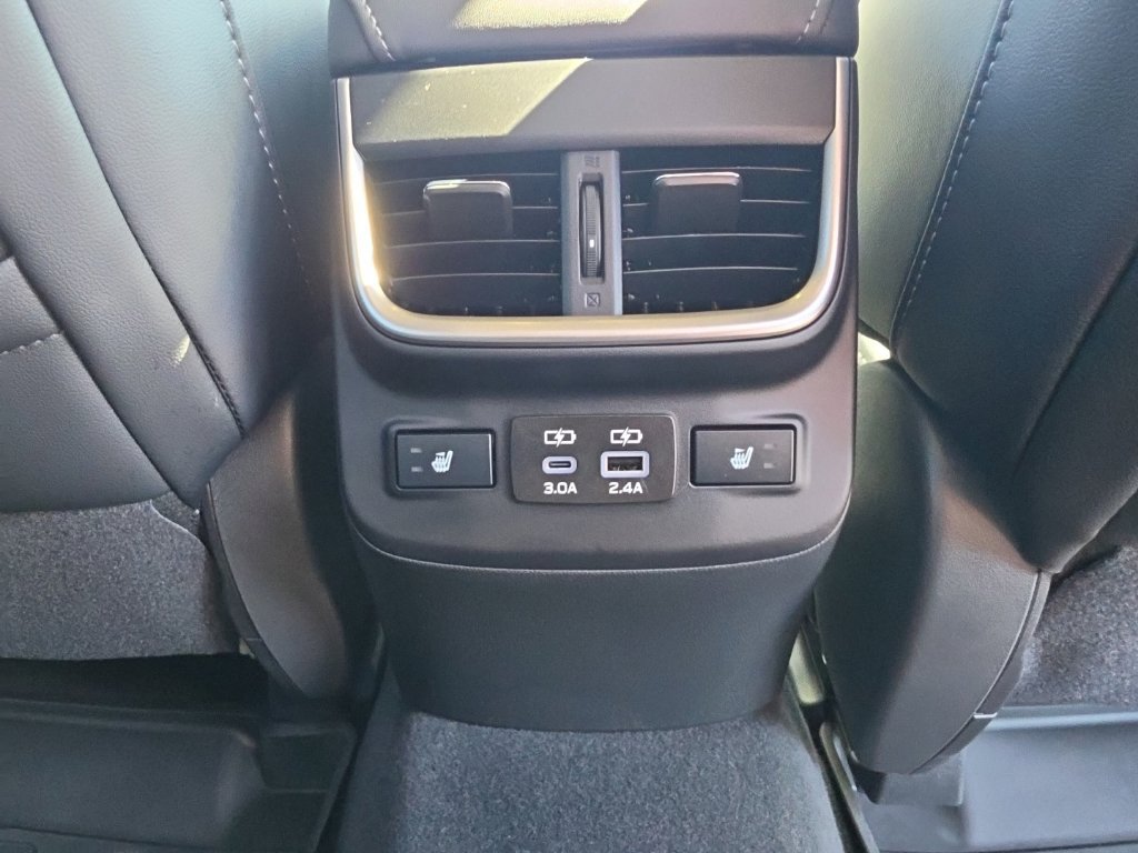 Used 2025 Subaru Outback Limited AWD/4WD image 30