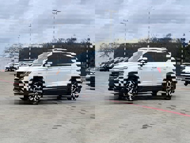 Used 2023 Volkswagen Taos SE