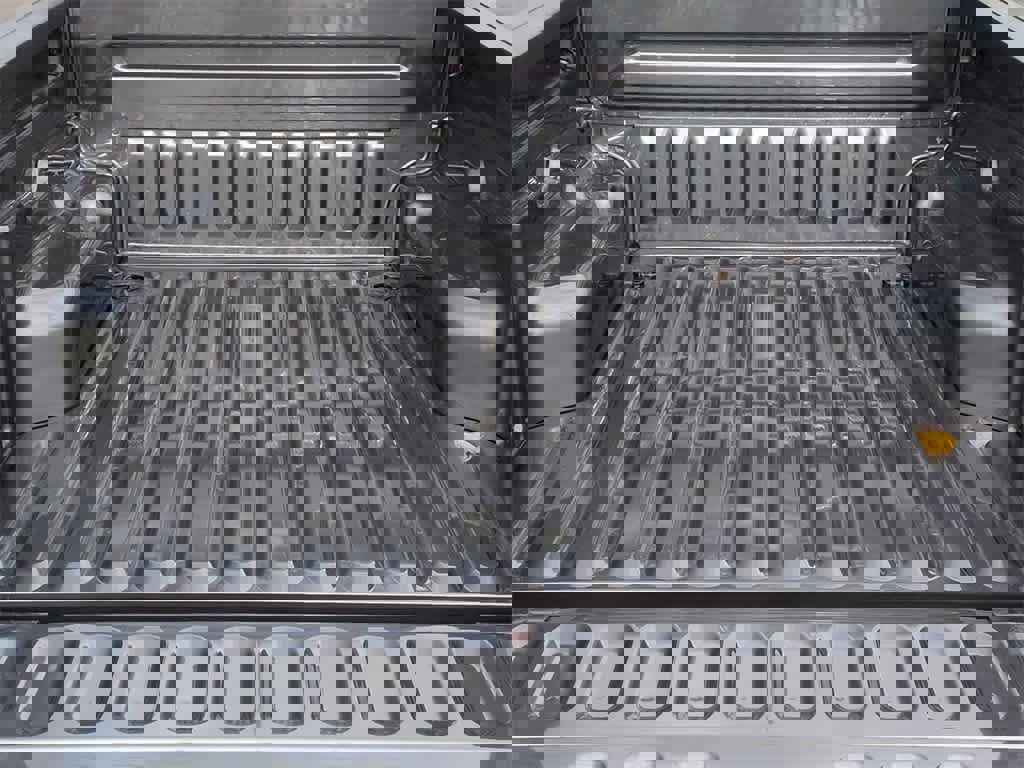 New 2025 Ford Maverick XLT image 34