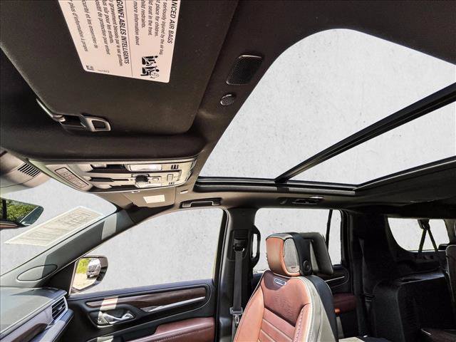 Used 2024 GMC Yukon XL Denali Ultimate AWD/4WD image 17
