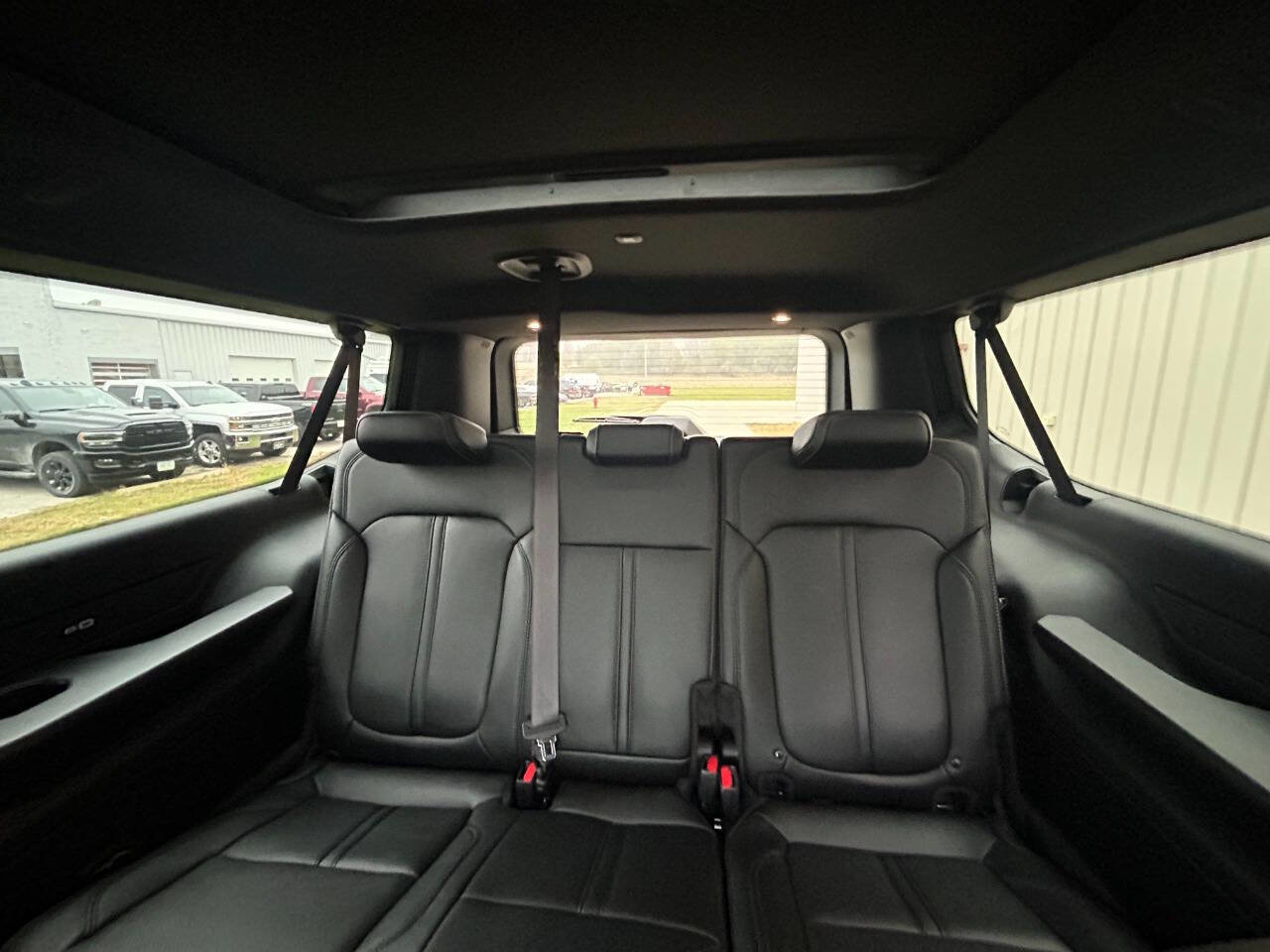 Used 2024 Jeep Wagoneer L Series III w/ Premium Group I image 14