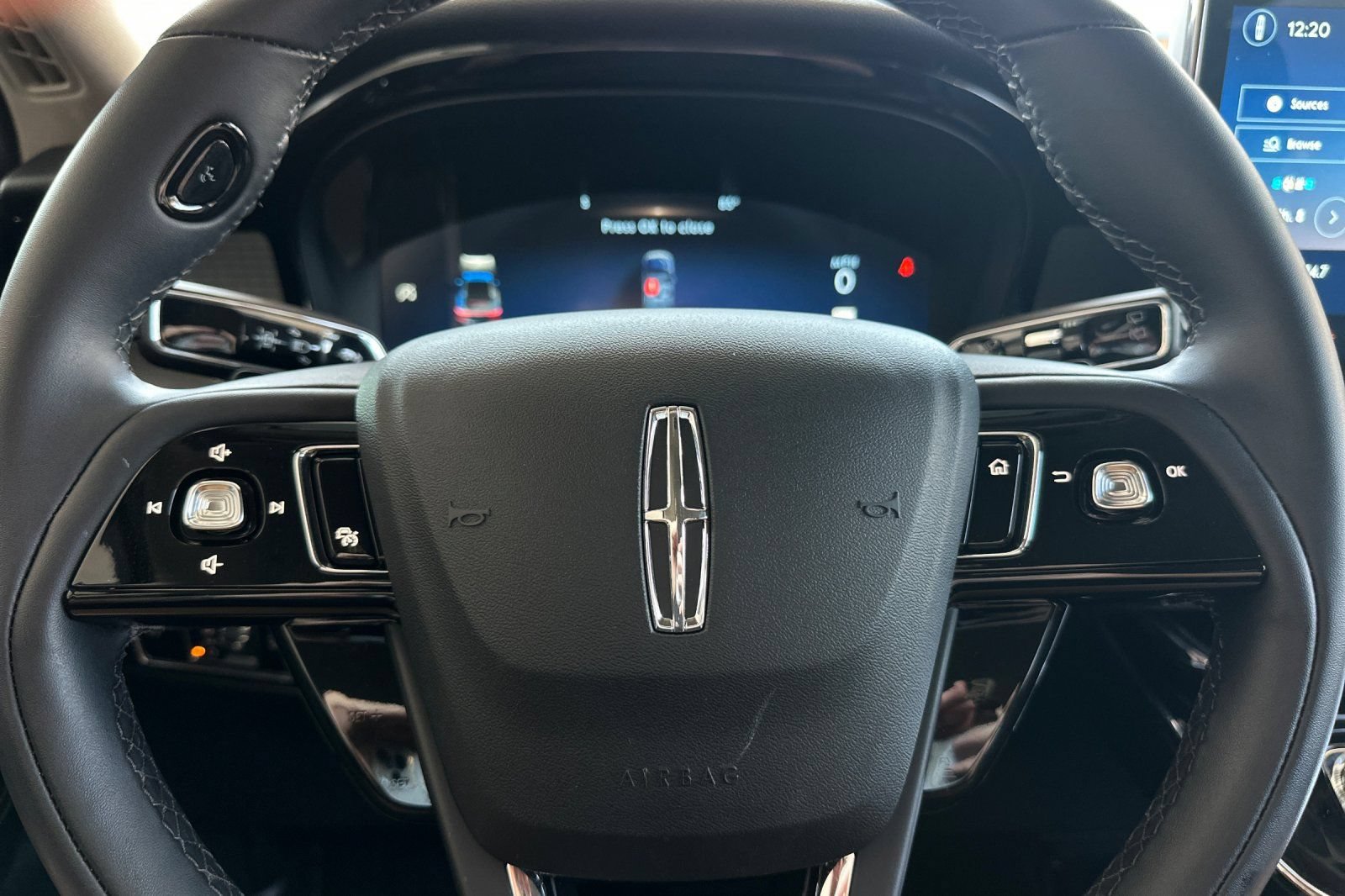 Certified 2025 Lincoln Corsair FWD image 23