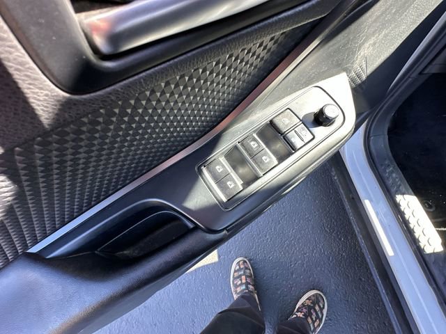 Used 2018 Toyota C-HR XLE image 18