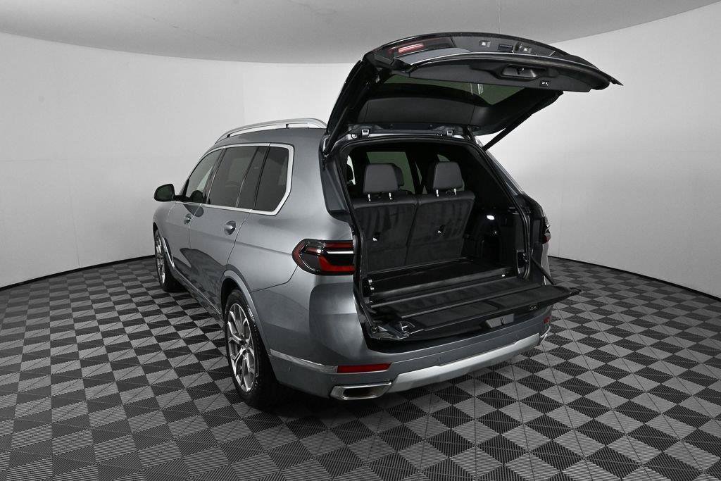 Used 2023 BMW X7 xDrive40i w/ Executive Package AWD/4WD image 31