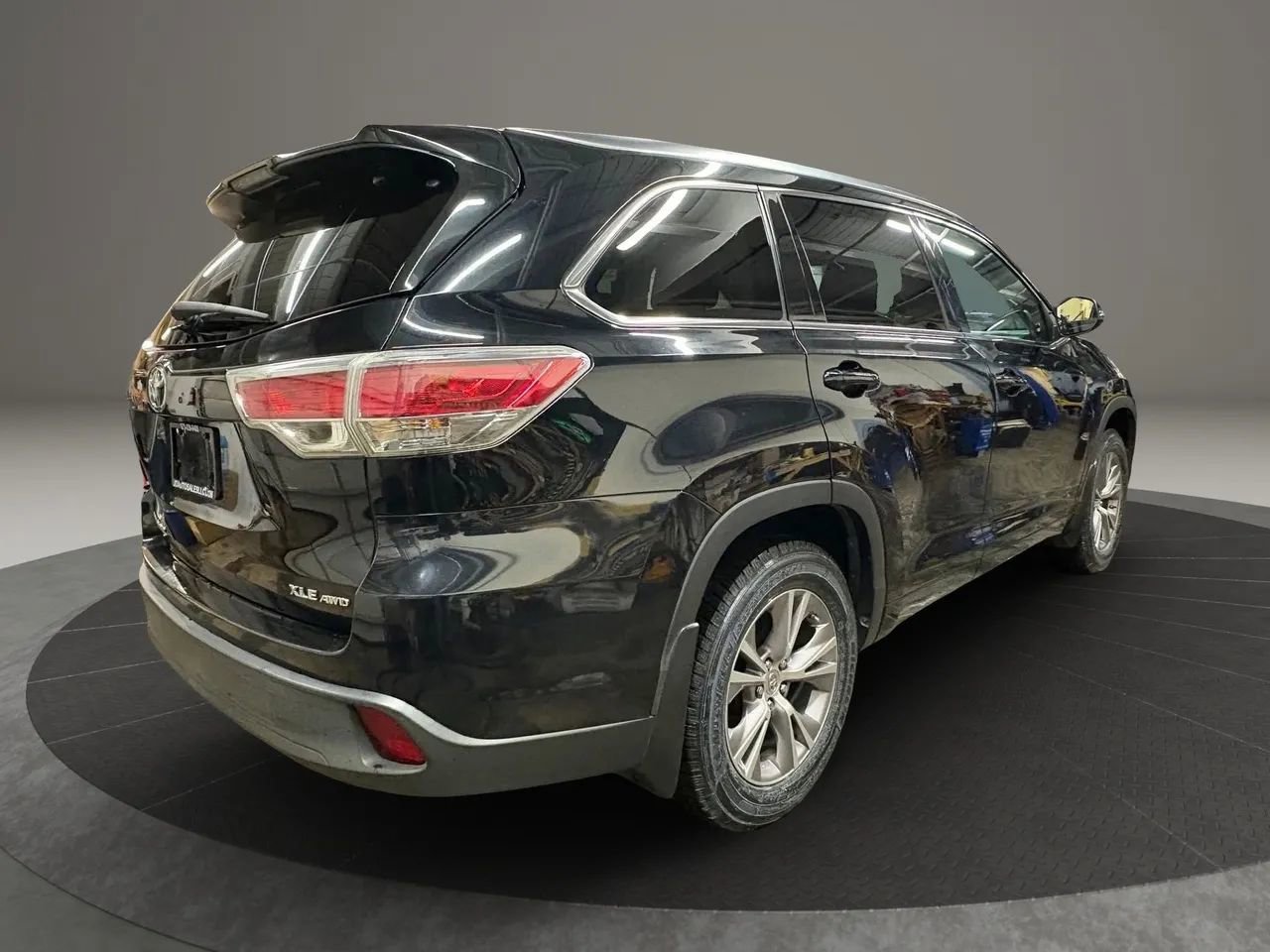 Used 2015 Toyota Highlander XLE image 8