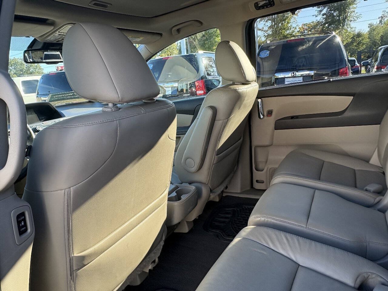 Used 2015 Honda Odyssey Touring image 14