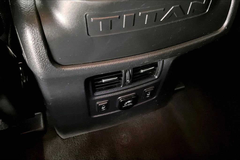 Used 2018 Nissan Titan PRO-4X w/ Pro-4x Convenience Package image 11