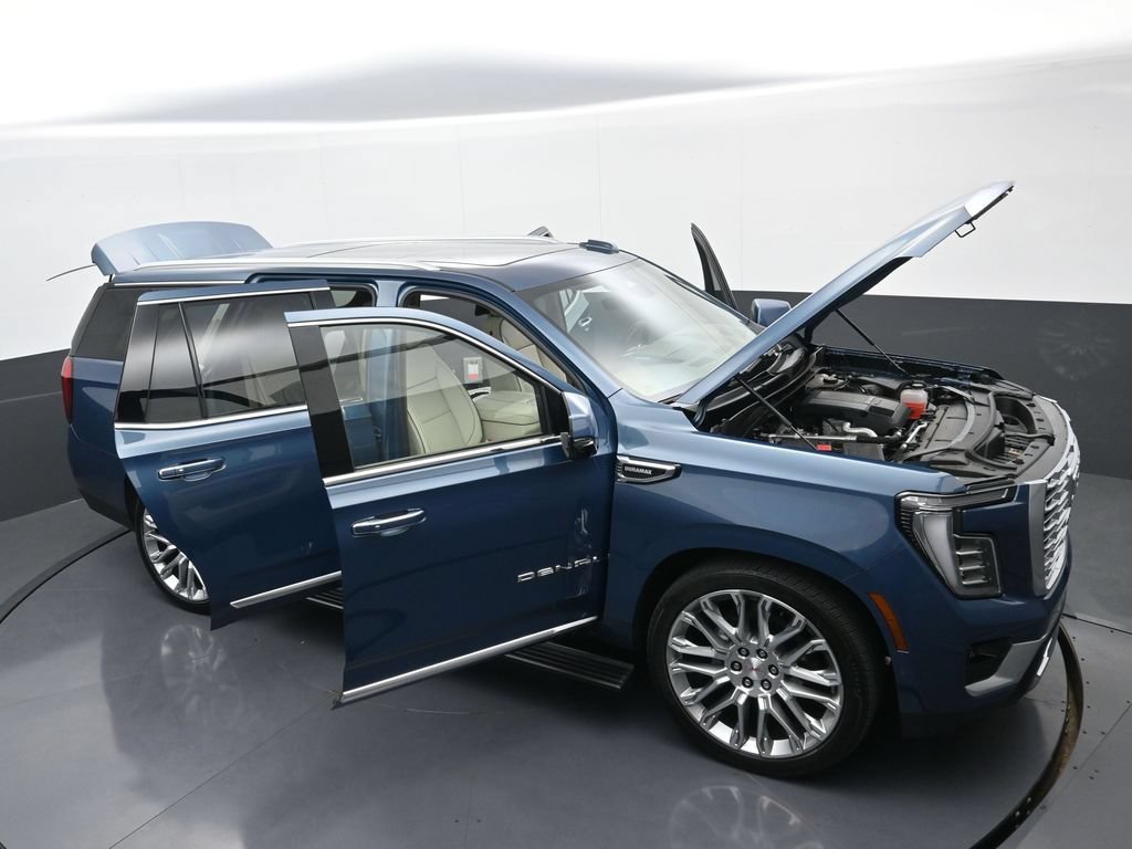 Used 2025 GMC Yukon Denali w/ Denali Reserve Package AWD/4WD image 39