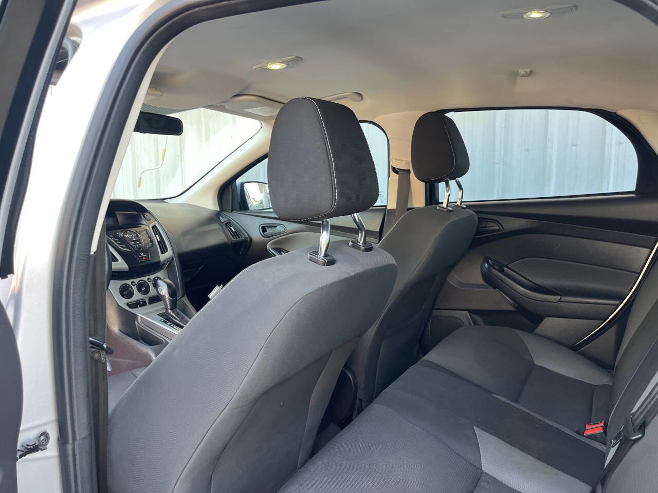 Used 2012 Ford Focus SE image 11